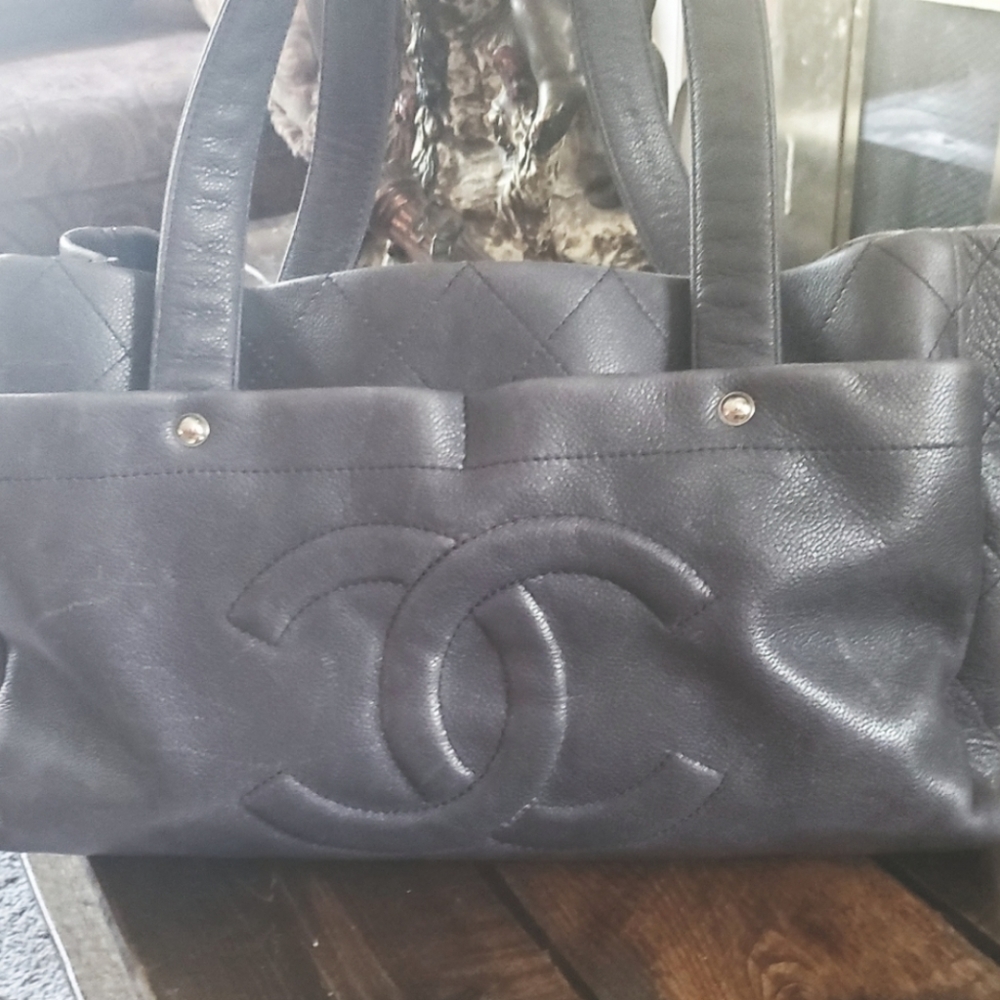 CHANEL XL Navy Caviar leather bag Jumbo unicorn HTF